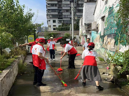 揭陽農(nóng)墾到河南路社區(qū)開展助力“兩清”攻堅(jiān)行動(dòng)1.png